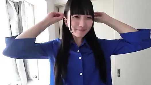 Pierced Tease. Dili kötü bir ekliyor