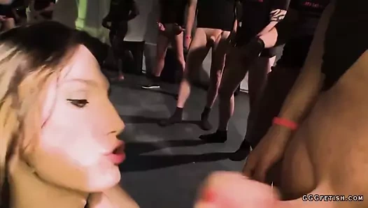 Tina gösterileri ırklararası ile blowbang ve sikiş