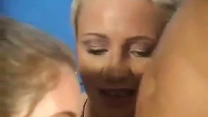 Adım anne ve ben ve onun arkadaşı