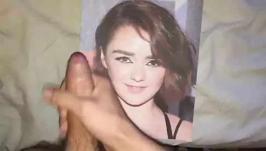 Maisie williams boşalmak haraç 13