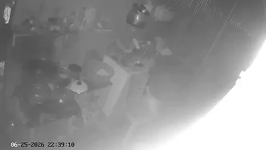 Mutfakta patronun karısıyla aldattım