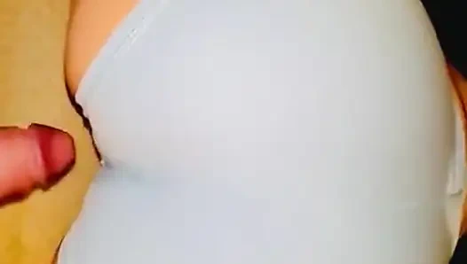 Yoga şortlu domaltmalı büyük yarağımı karımın mükemmel sıkı am frikiğine sürtünüyor