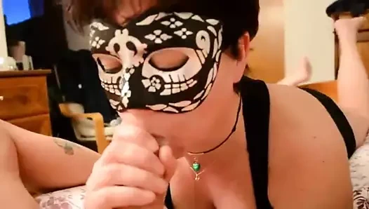 emmeyi ve yutmayı sever