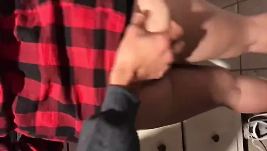 En büyük kıçı değil... ama nikki'nin güzel kıçı var