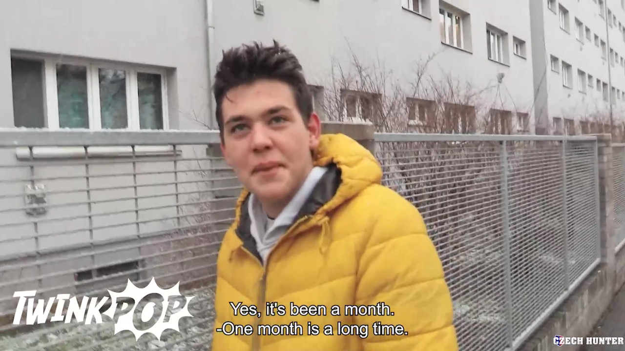 He Is On His Way To Buy Cigarettes When He Bumps Into This Guy Who's Willing To Give Him Extra Love - TWINK POP