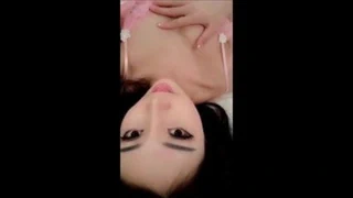 Sıcak iç çamaşırı ile yalnız kız