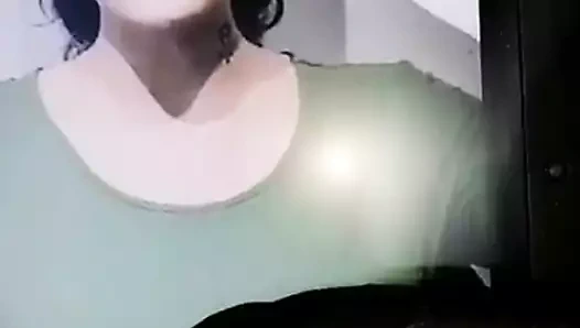 Abhirami sıcak horoz haraç. büyük patron şöhreti