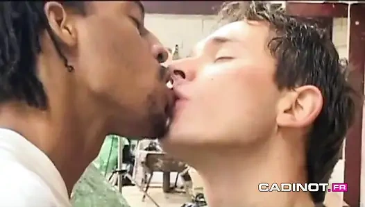 CADINOT.fr - Threesome of Interracial Twinks in a Garage