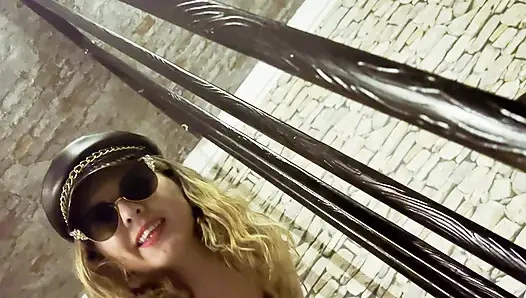 Sert lezbiyen kırbaçlama