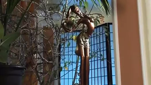 İri güzel Alman sürtük sert sikişten sonra döl yiyor