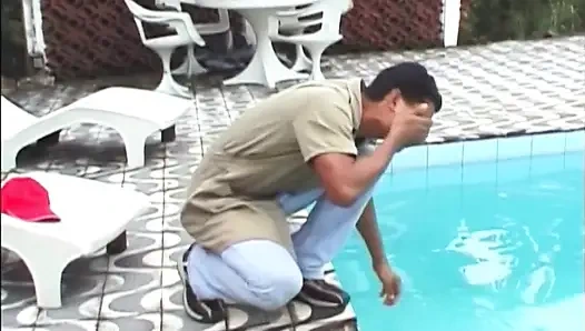 Zonklayan yarak götünü genişletiyor sızdıran kalın döl