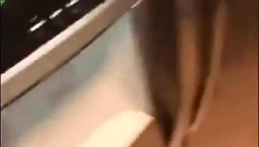 İki sarışın büyük zenci emiyor