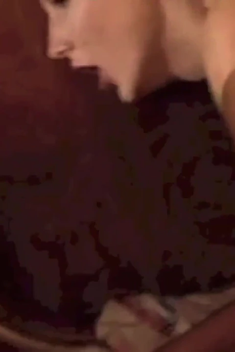 Отличная оргия на суде между париками и жесткими членами