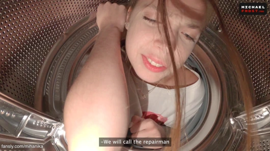 Yardım et, üvey kardeşim! sıkıştım!