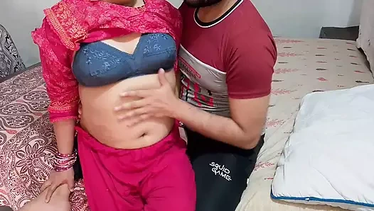 Hintli evli kadın kocasına tekrar seks yapmayı söylüyor