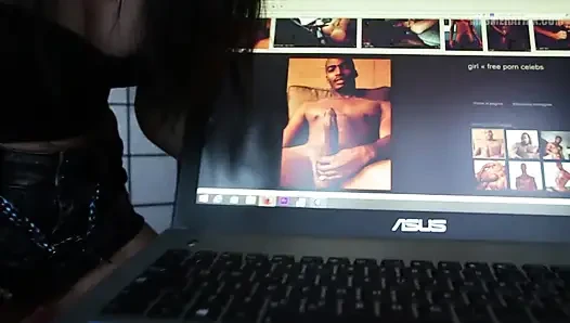 Koyu saçlı orta yaşlı seksi kadın büyük siyah yarakları seviyor