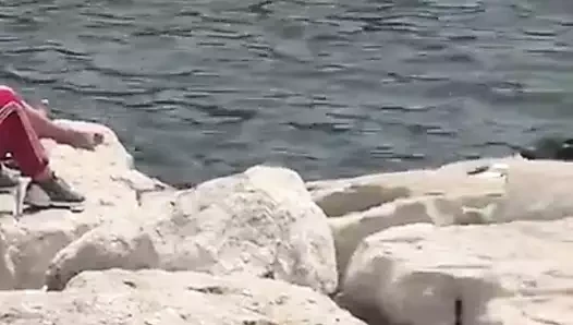 Deda samo provjerava dal jos radi oprema