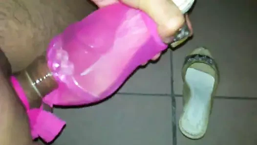 Kız kardeşinin ayakkabılarını sikeyim