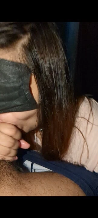 Maskeler bCheating güzel azgın tombul kız büyük memeli güzel figür Sali kız kardeşinin kocasına ekstra sert sakso çekiyor