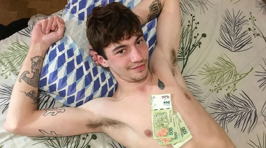 Sevimli genç amatör latino twink seks için nakit pov