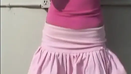 Edepsiz fahişe götüne iyi bir yarak alıyor!