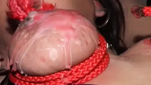 Bağlı olgun orta yaşlı seksi kadın kalın ateşli dölle sırılsıklam