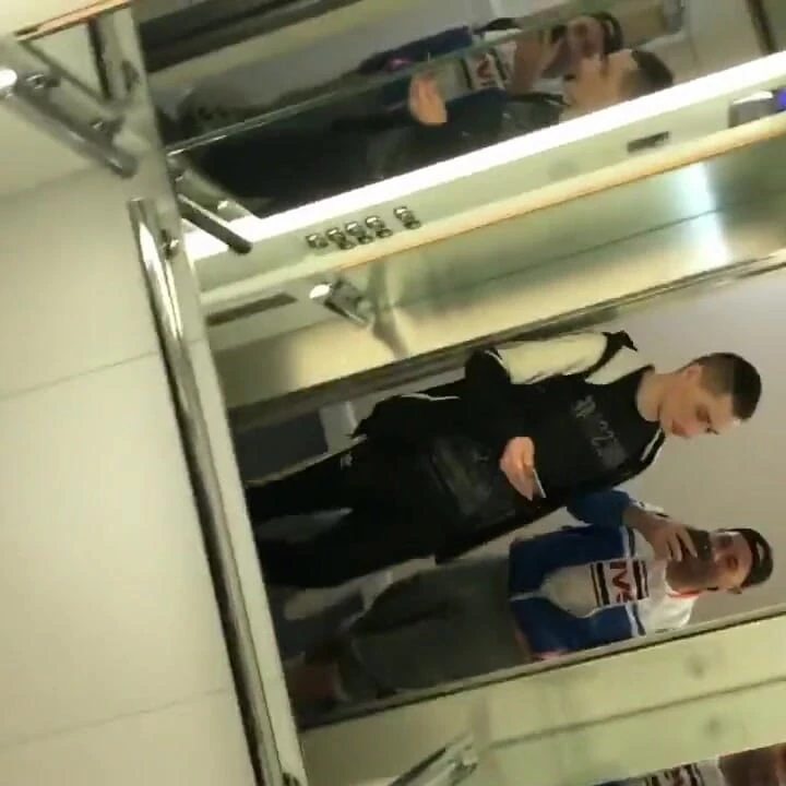 Leon Teal jockstrap içinde Jess Royan tarafından dölleniyor