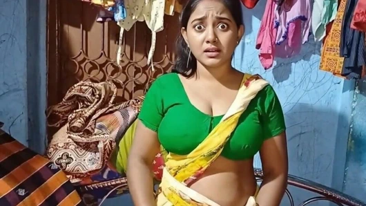 İftari Hintli yaşlı adam kız arkadaşıyla sikişiyor