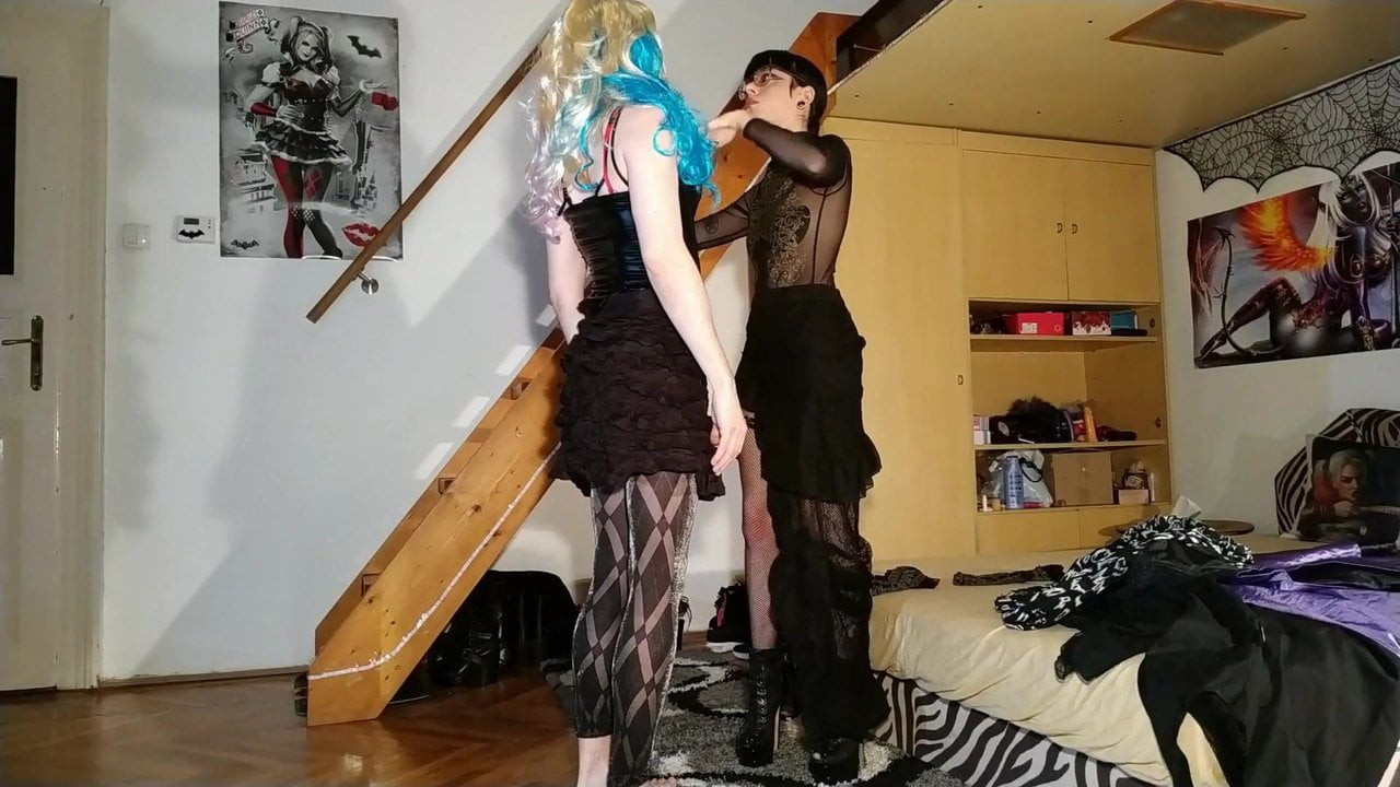 Goth dominatrix kadın kıyafetleri pt2 ile cd sissy kölesini feminen