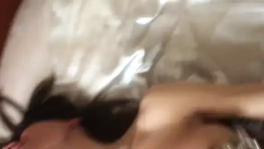 karıcık alır fucked ile kelepçeler üzerinde göğüsleri