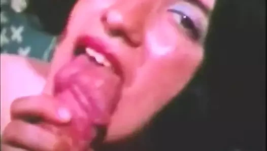 Tombul milf'in büyük göğüsleri kahrolası (1960'ların vintage)