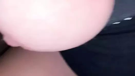 Özel an göğüsler ve kedi 1