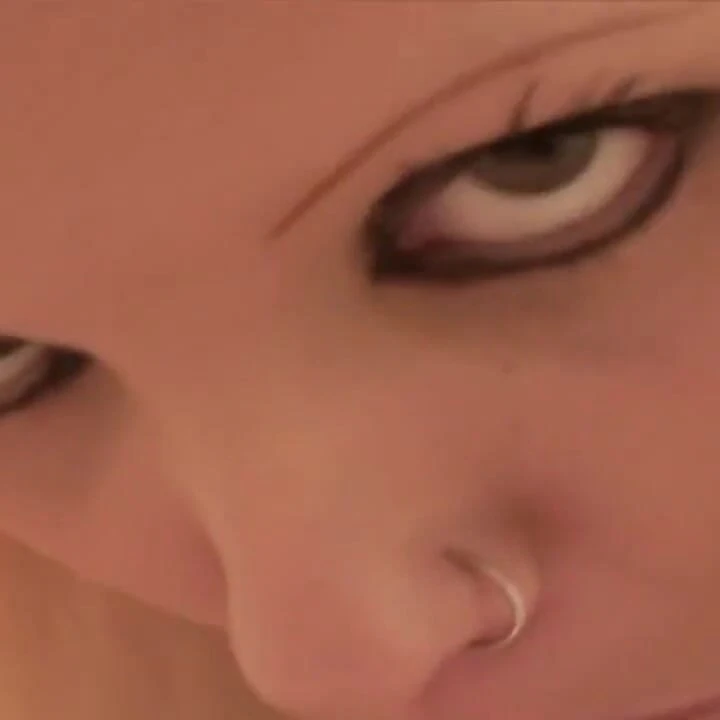 Sert emiyor
