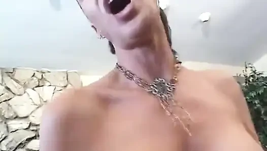 Bir grup azgın orta yaşlı seksi kadın birbirlerinin amını tatmin ediyor