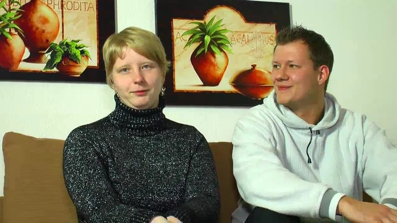 जर्मन pussies फैल गया और दो बड़े लंड द्वारा तोड़ी - 3