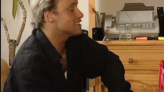 Gabi wird zuhause vom  Amateurcaster besucht - Skandal