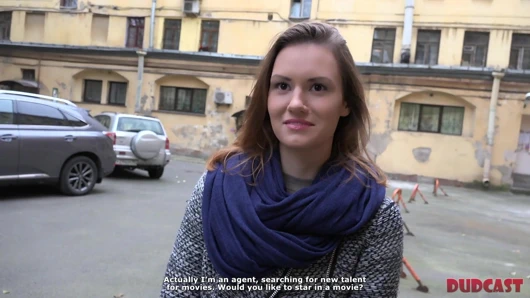 Güzel kız sözde ajan ile harika seks kandırdı