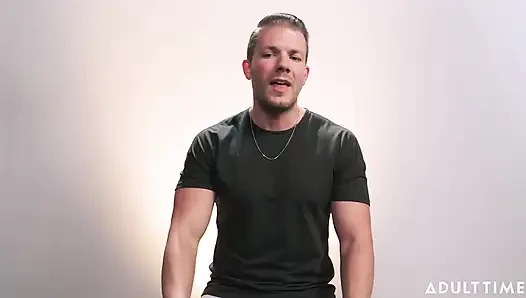 Codey Steele porno ve zevk için mormonluğu terk etti! | yıldızı röportajı | Adult Time