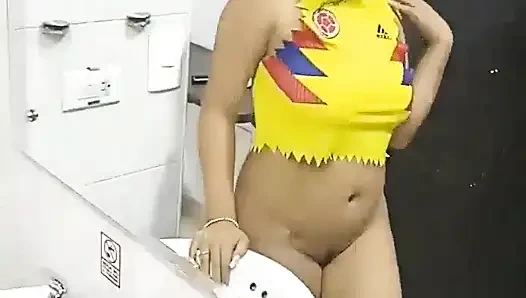 Karım işe gidiyor ve büyük memeli ve götlü komşuyu eve getiriyorum bu Amerika Birleşik Devletleri'nde oldu