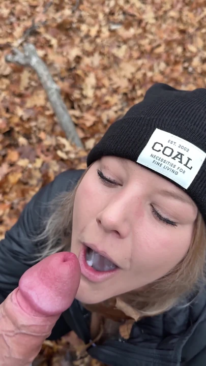 Волнующий момент из "Застукали в лесу, соблазнение в душе и оргазм перед сном"