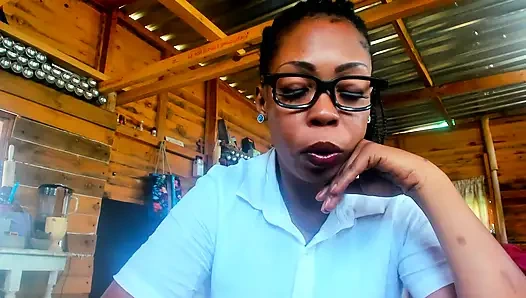 Rol yapma doktor hastanın boşalmasına yardım ediyor...