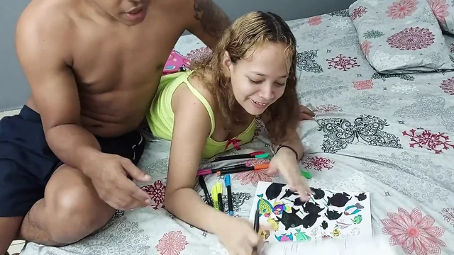 У косточки вкусная и тугая киска.