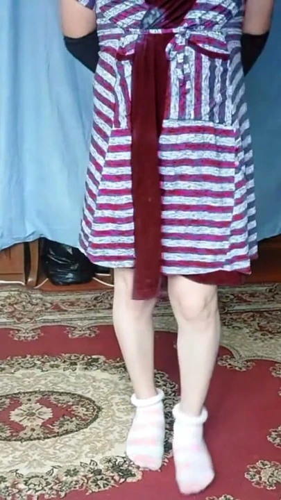 ATEŞLI FEMBOY BÜYÜK GÖTLÜ ÜNIVERSITELI GENÇ KıZ GIYINMIŞ SEVIMLI MODEL TRAVESTI KITTY EVDE GIYINMEYI VE CINSEL PERFORMANS GÖSTERMEYI DENIYOR | Klip 2