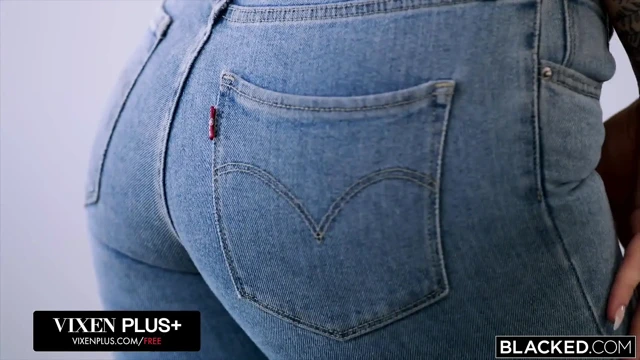 Zenci sikişi bu fenomen büyük zenci için giriyor