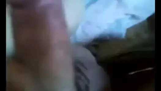 Karısını gösteren Mısır boynuzlu koca