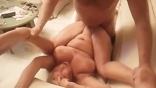 Üvey annem beni sikiyor