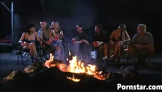 Gençler lisa marie ve cole conners ile üçlü kamp seksi