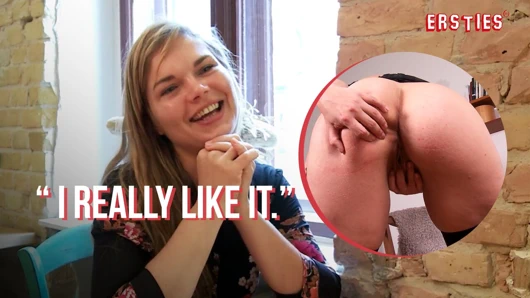 Ersties - güzel Viktoria kıllı amcığını parmaklıyor