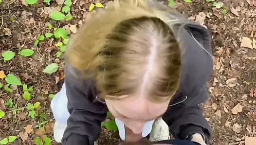 Kocasına sakso çekiyor