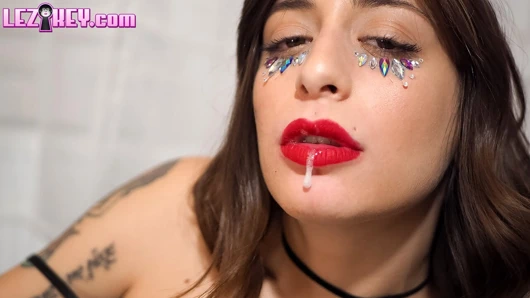 İtalyan güzel silvia soprano oyuncağıyla boşalıyor